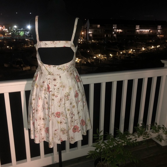 BB Dakota Dress 8 - Picture 6 of 8